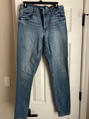 Old Navy Women’s Light Wash Skinny Jeans
